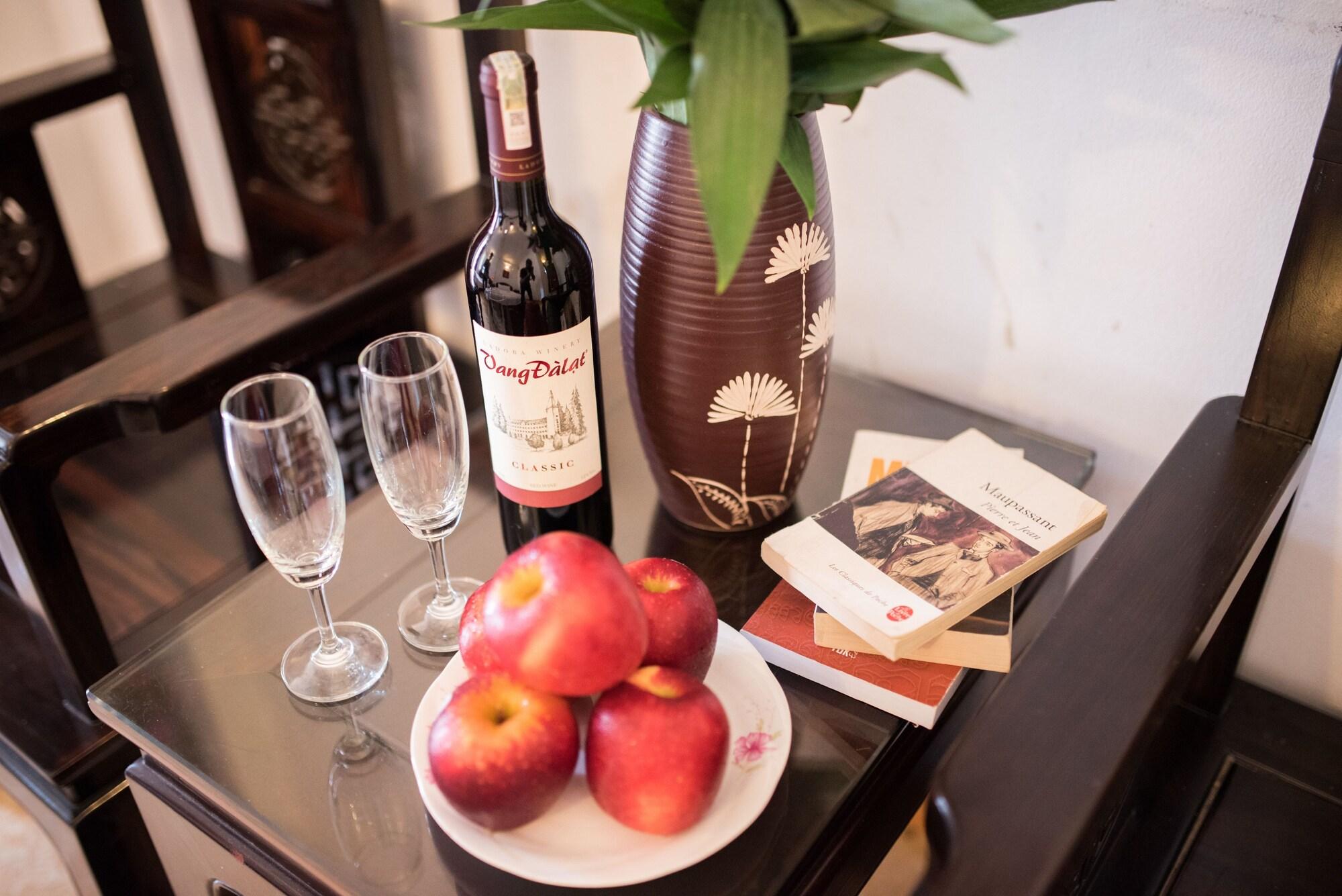 Lucky Hn - By Bay Luxury 2* Hà Nội