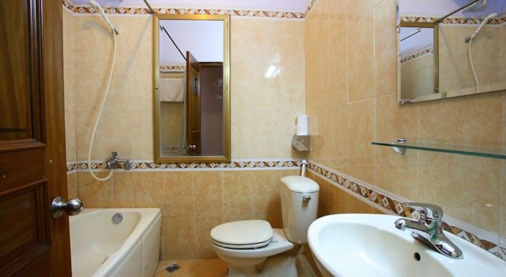 Khách sạn Lucky Hn - By Bay Luxury 2*