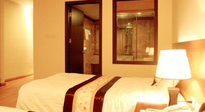 Lucky Hn - By Bay Luxury 2* Hà Nội